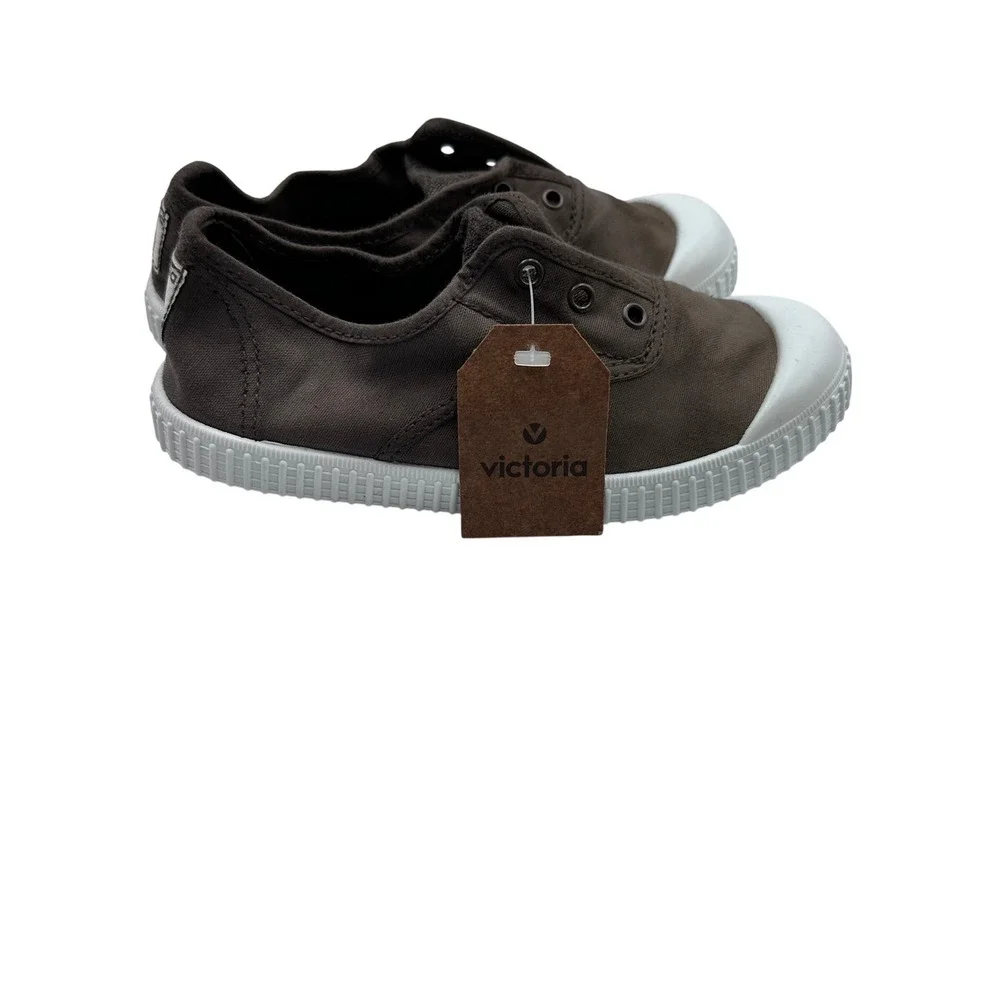Victoria Slip On Sneakers Kids Taupe NWT Size 32 US 1 Model 06627